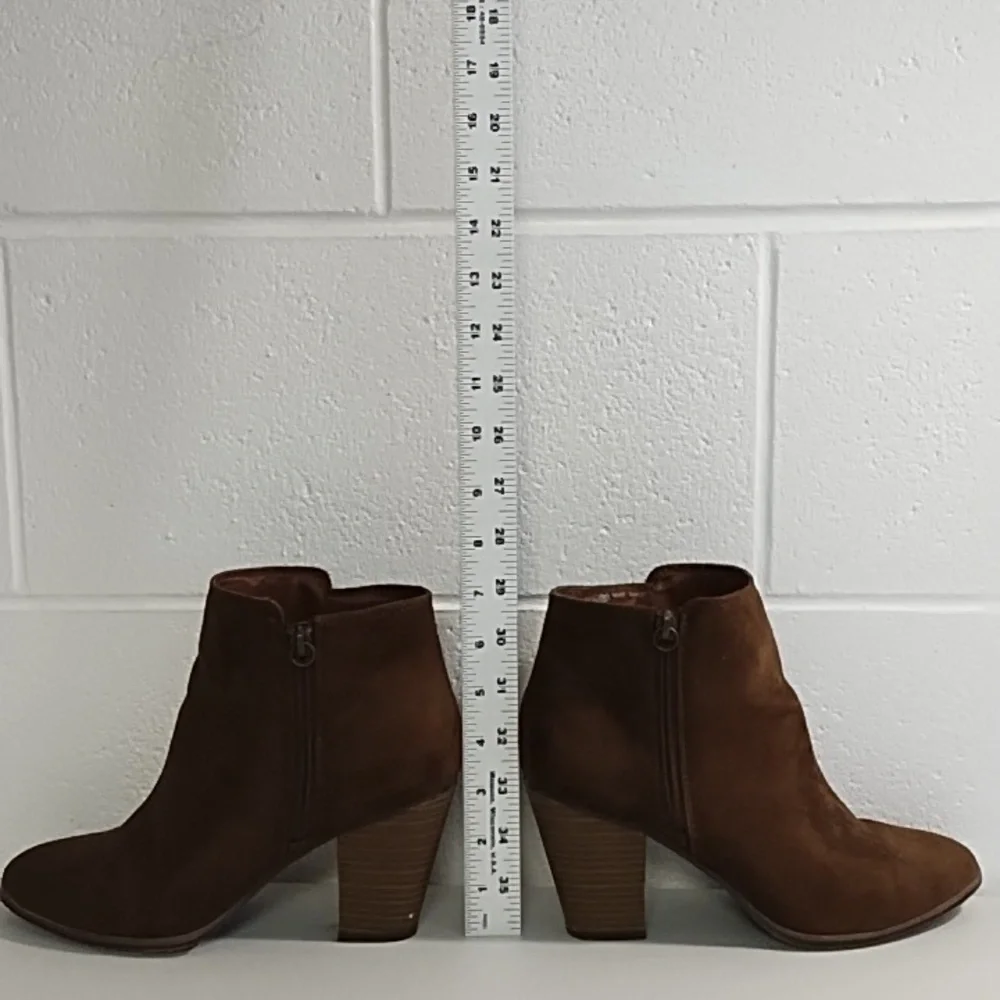 Merona Faux Chocolate Suede Ankle Boots Block Heel 8.5 Side Zip
